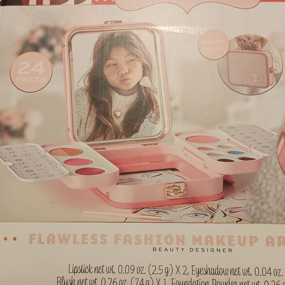 FAO SCHWARZ MAKEUP KIT - 24 Piece - Pink Case Vanity Set Portable Cosmetics Gift